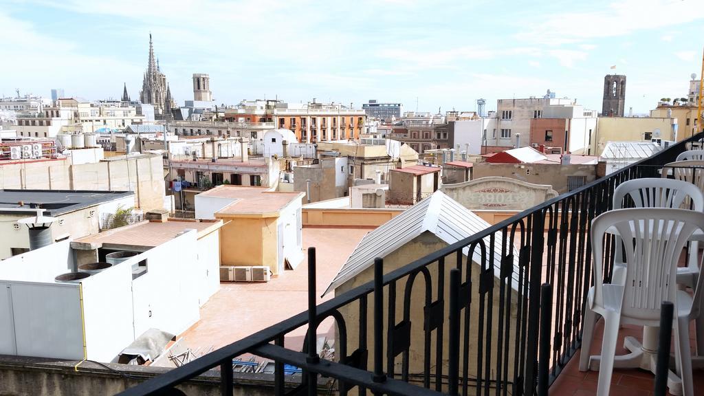 Single Room with Shared Bathroom,206487616:JPEG